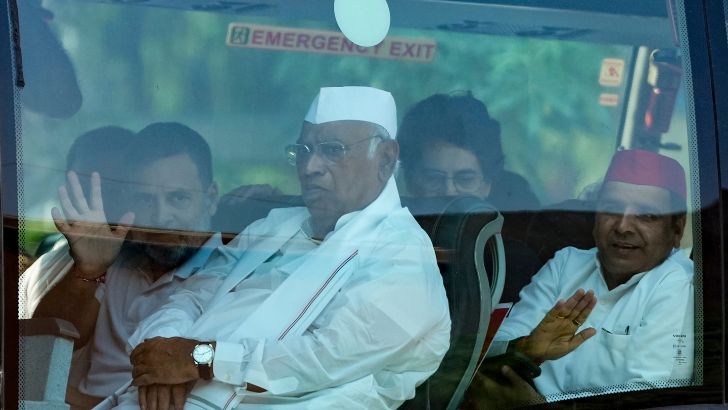https://salarnews.in/public/uploads/images/newsimages/maannewsimage12102026_161602_INDIA bloc.jpg